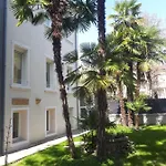 Fiorentino بيت ضيافة 3*